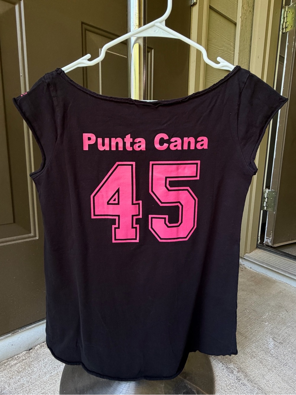 Women's Club Med Punta Cana 45 Shirt with Multicolor Geometric Lion.